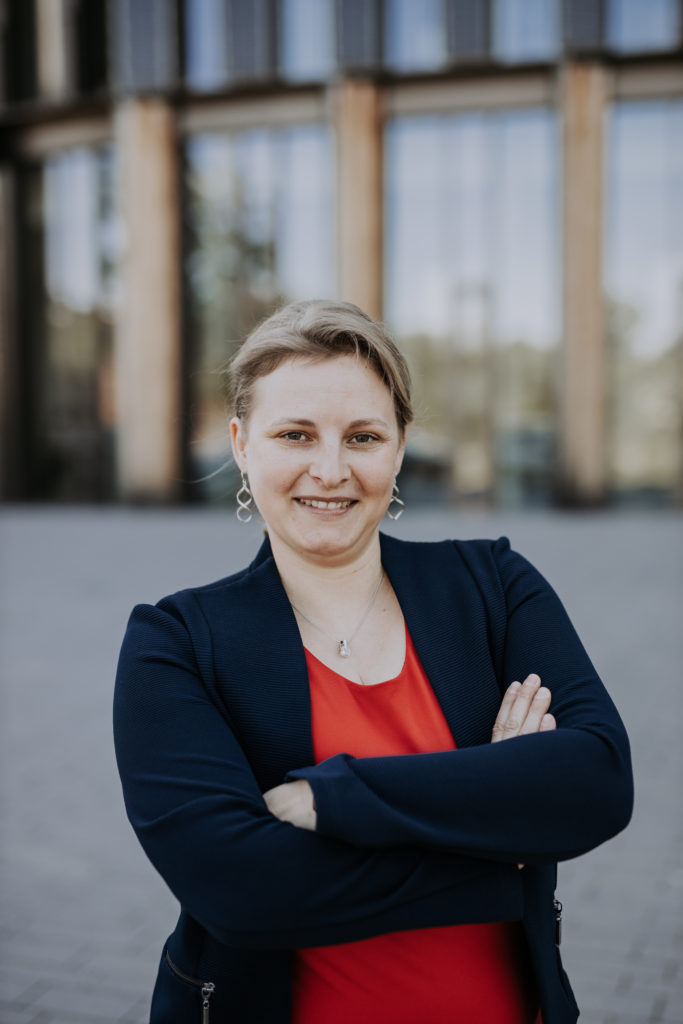 Dr. Carola Rinker
